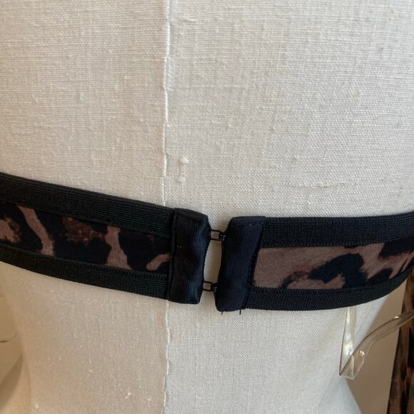 Fashion Nova Brown and Black Cropped Long Sleeve Blouse Size M - Picture 5 of 7